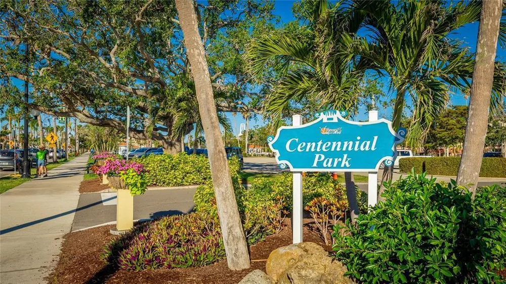 2102 Calusa Lakes Blvd, Nokomis, FL 34275