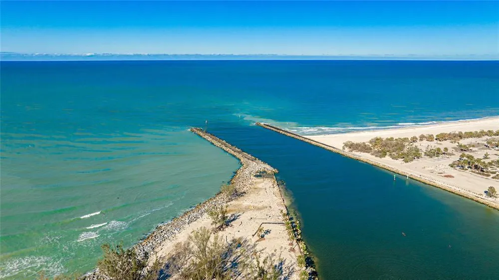 2102 Calusa Lakes Blvd, Nokomis, FL 34275