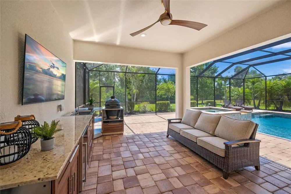 507 167th Blvd E, Bradenton, FL 34212