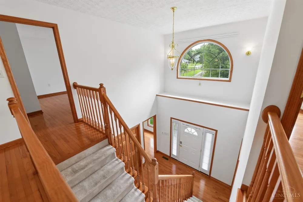 1109 Asbury Rd, Cincinnati, OH 45255