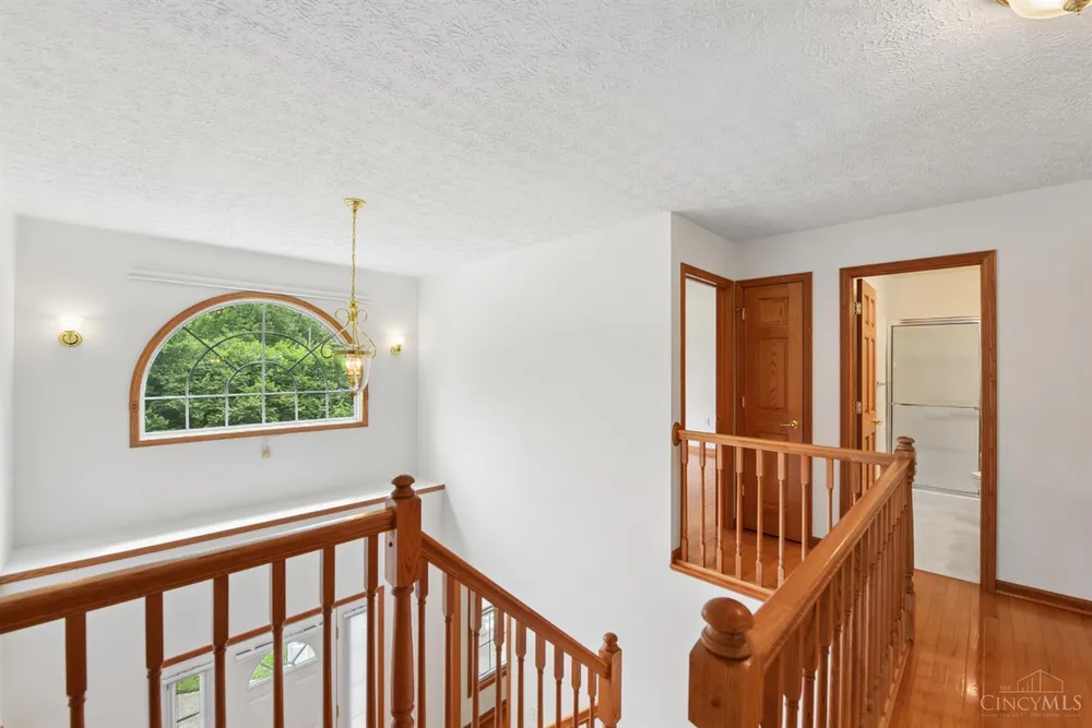 1109 Asbury Rd, Cincinnati, OH 45255