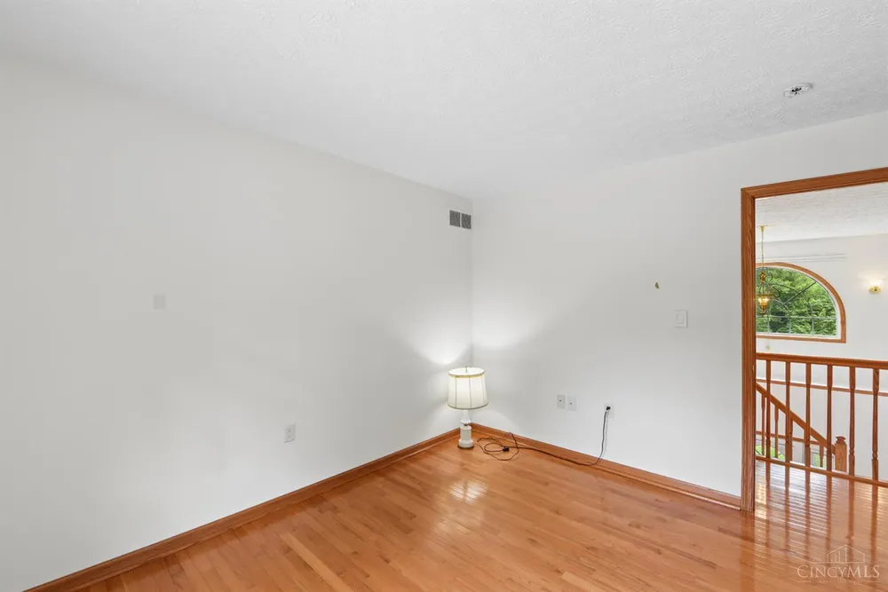 1109 Asbury Rd, Cincinnati, OH 45255