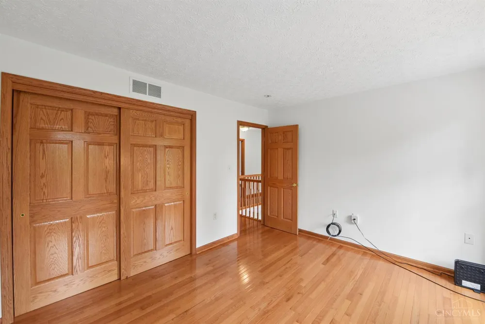 1109 Asbury Rd, Cincinnati, OH 45255
