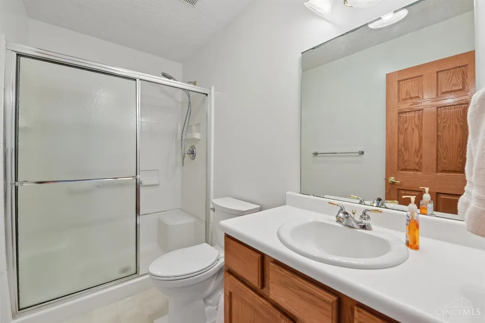 1109 Asbury Rd, Cincinnati, OH 45255