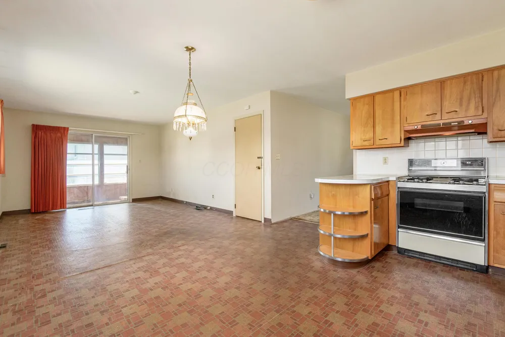 2928 N Gresham Rd, Columbus, OH 43204
