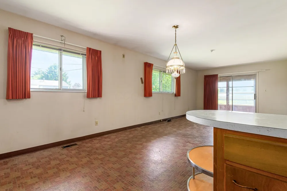 2928 N Gresham Rd, Columbus, OH 43204