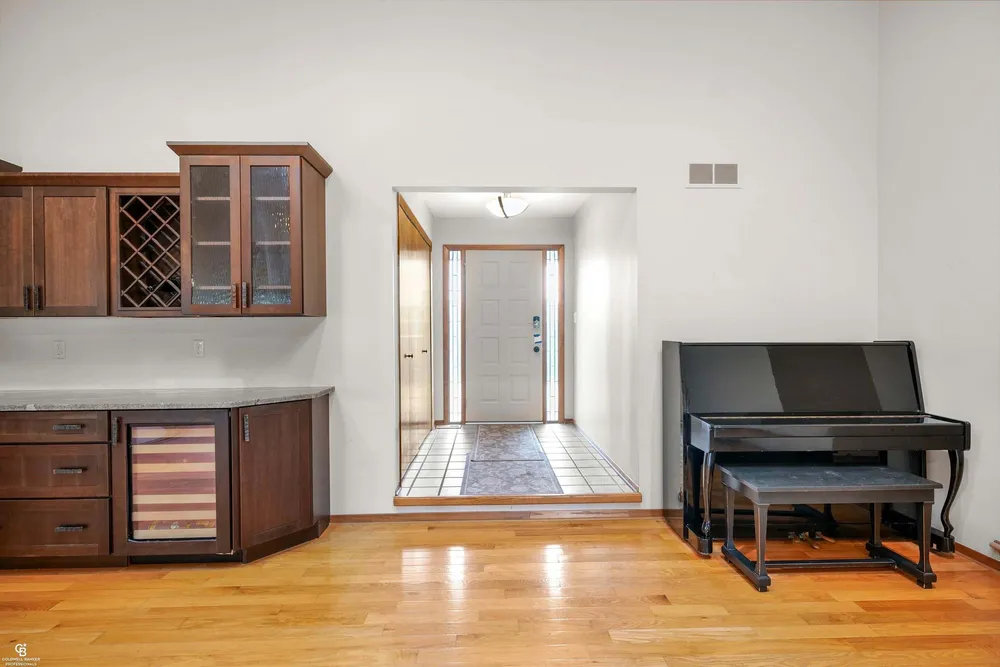 41397 Clairpointe St, Harrison Township, MI 48045