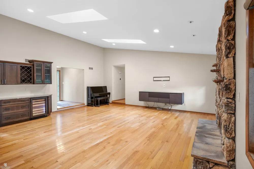 41397 Clairpointe St, Harrison Township, MI 48045
