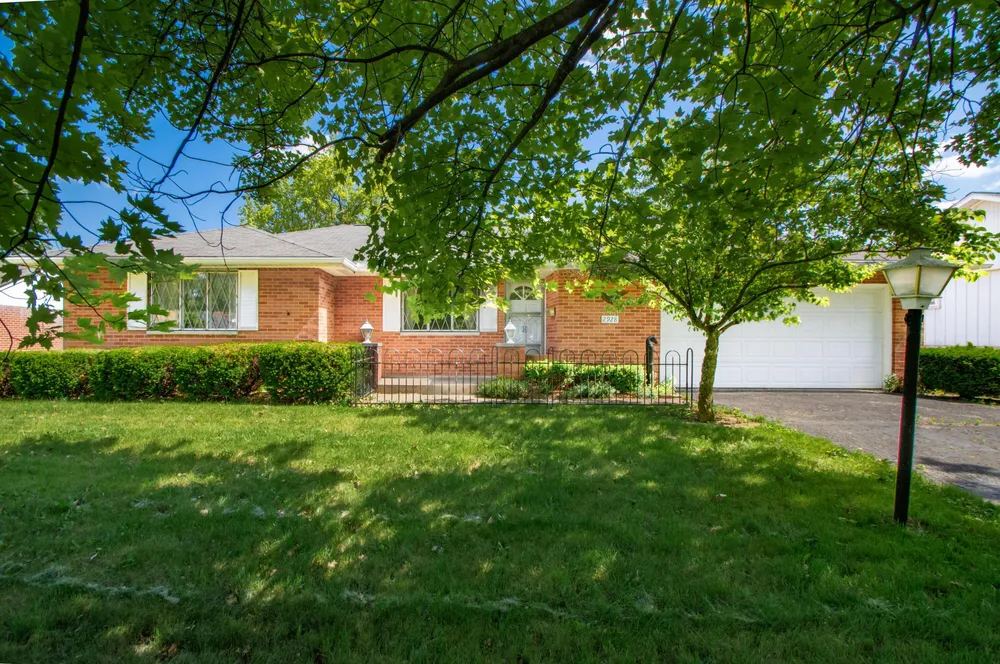 2928 N Gresham Rd, Columbus, OH 43204