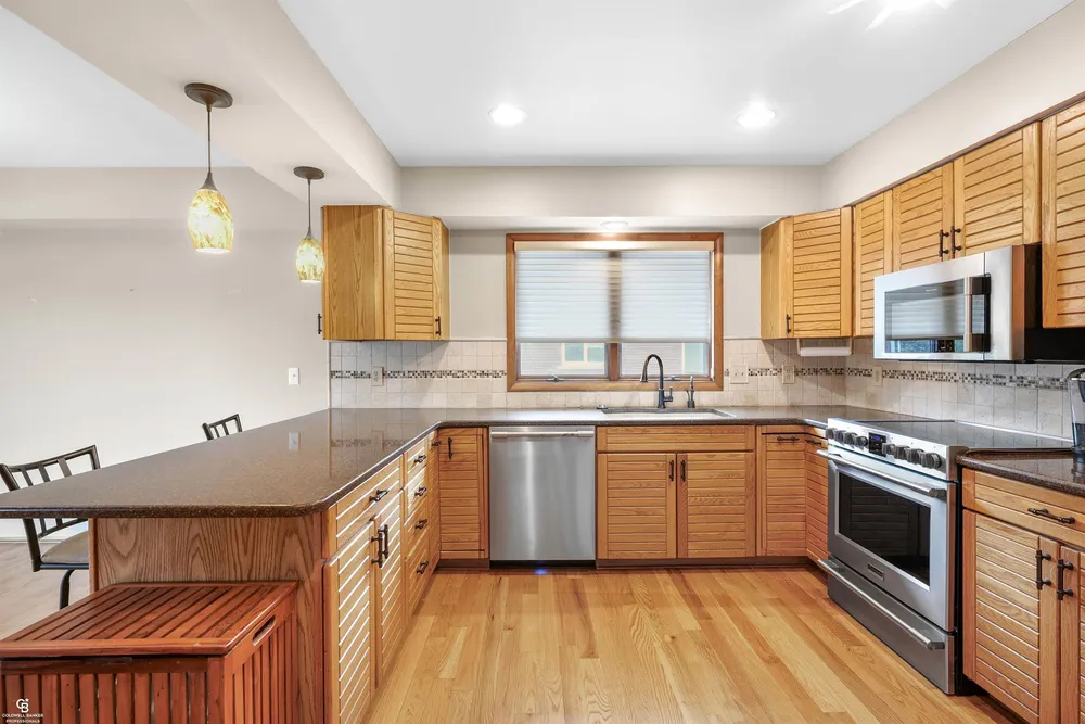 41397 Clairpointe St, Harrison Township, MI 48045