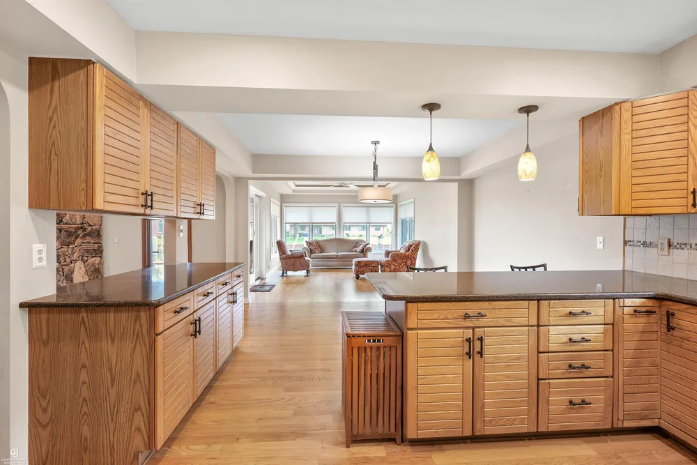 41397 Clairpointe St, Harrison Township, MI 48045