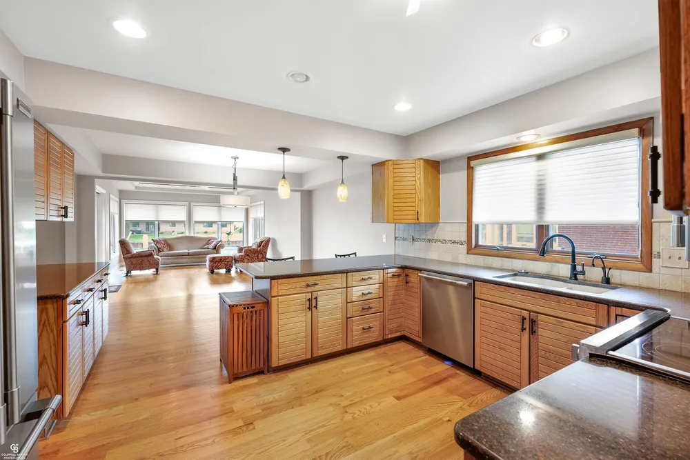 41397 Clairpointe St, Harrison Township, MI 48045
