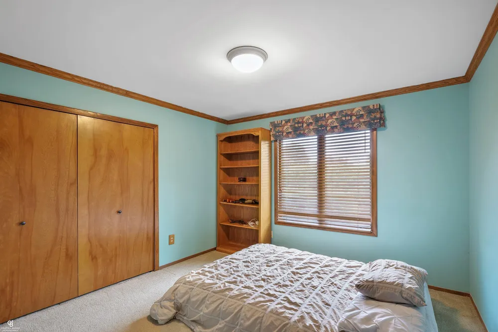 41397 Clairpointe St, Harrison Township, MI 48045
