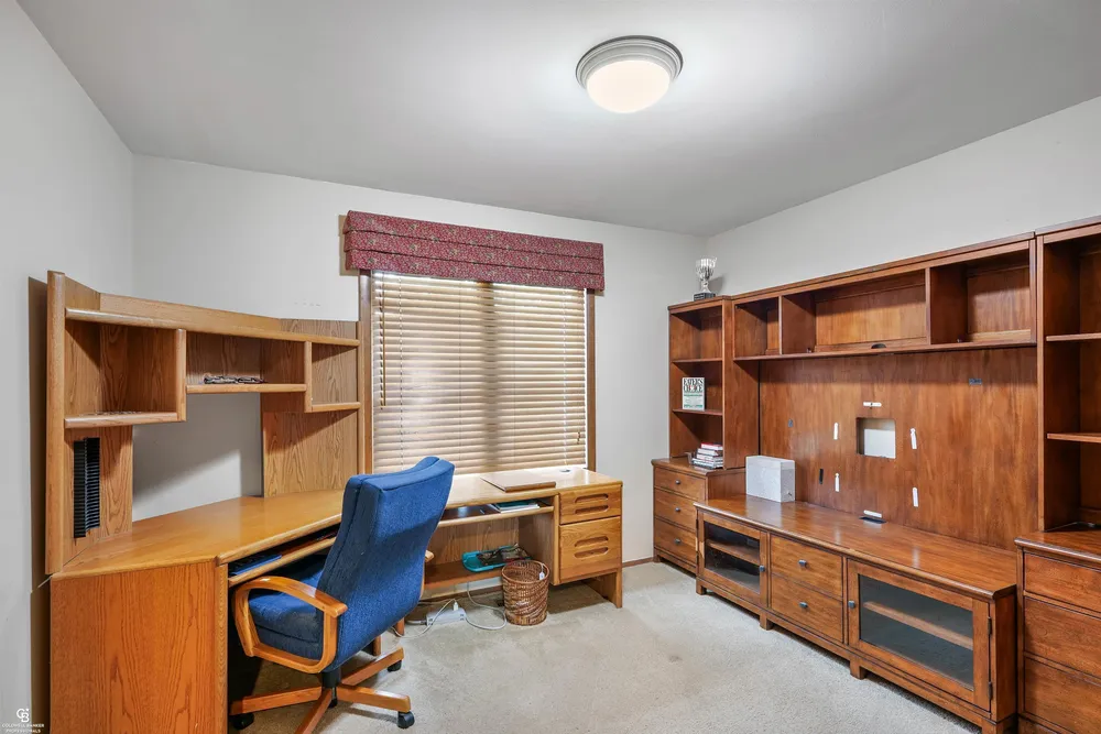41397 Clairpointe St, Harrison Township, MI 48045