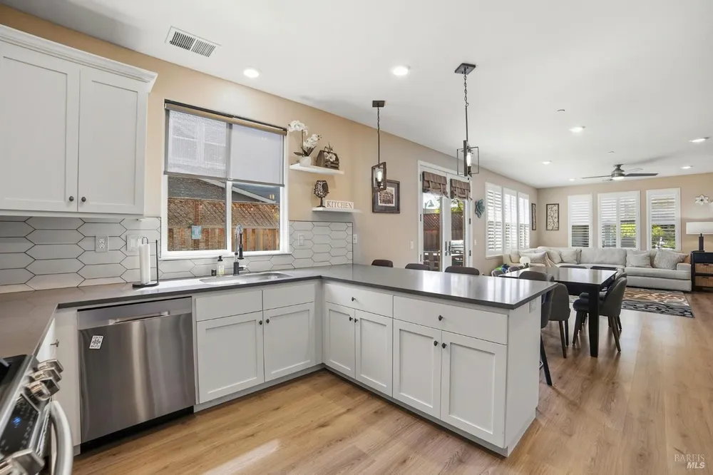 7750 Wildrose Way, Rohnert Park, CA 94928