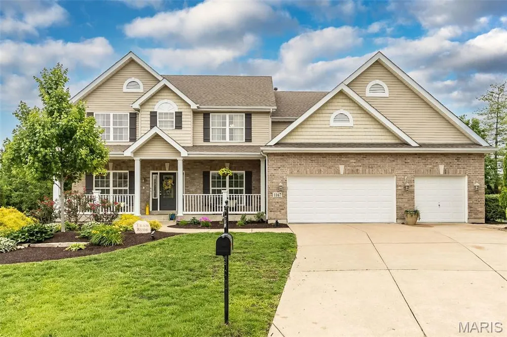 1167 Hidden Creek Ct, O'Fallon, MO 63304