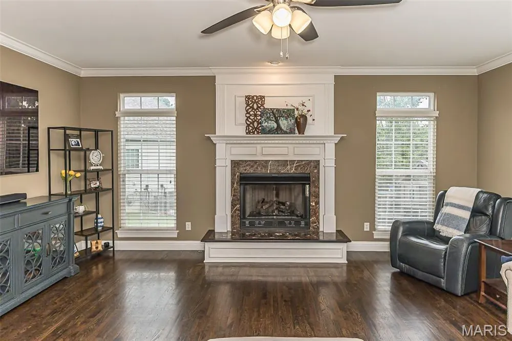 1167 Hidden Creek Ct, O'Fallon, MO 63304