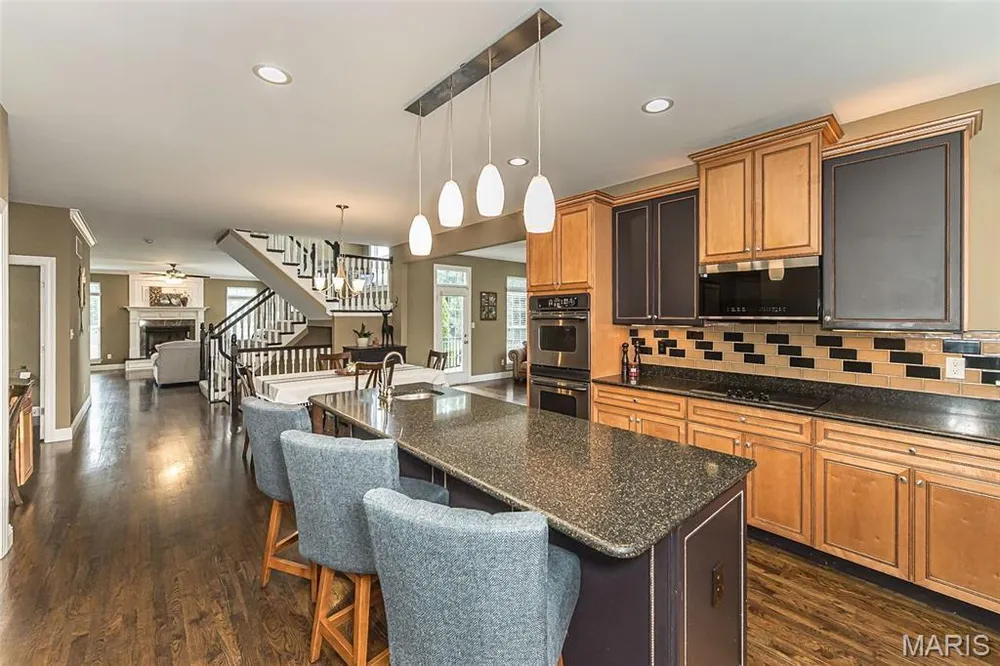 1167 Hidden Creek Ct, O'Fallon, MO 63304