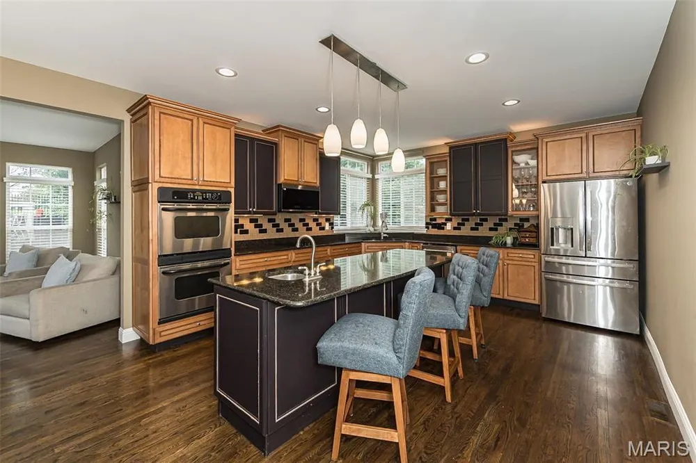 1167 Hidden Creek Ct, O'Fallon, MO 63304