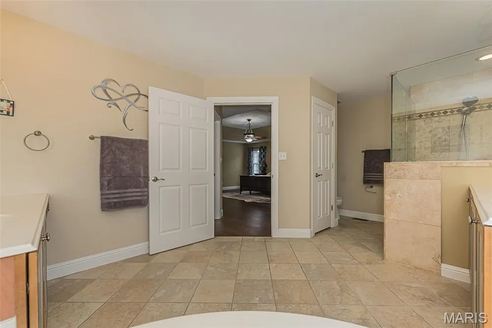 1167 Hidden Creek Ct, O'Fallon, MO 63304