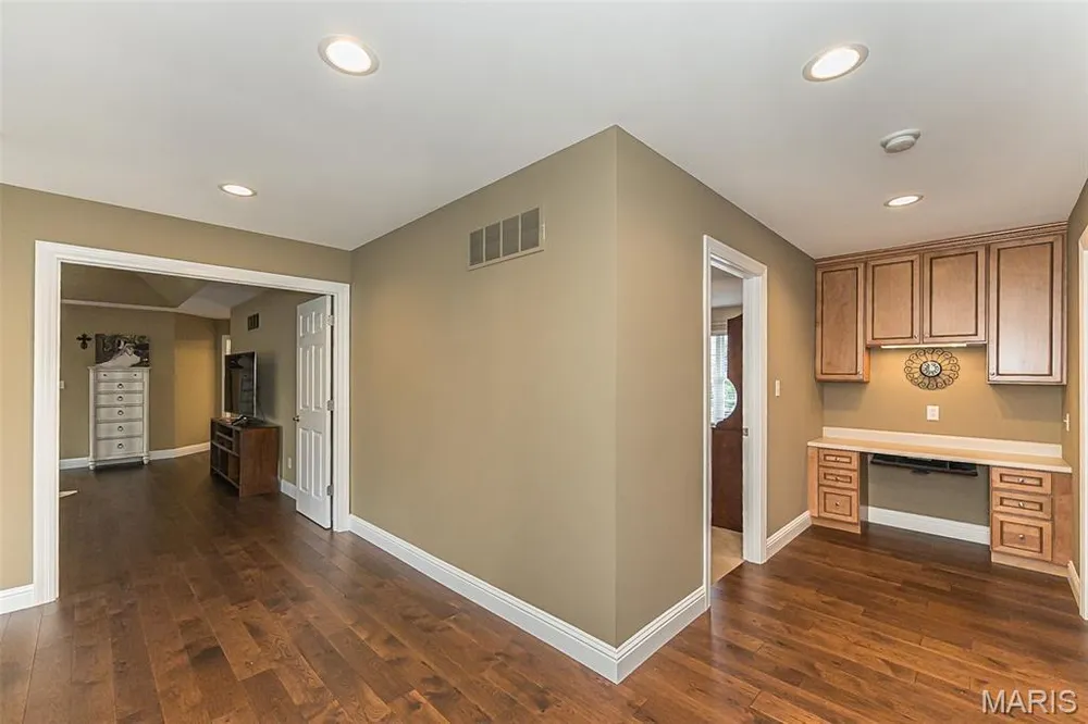 1167 Hidden Creek Ct, O'Fallon, MO 63304