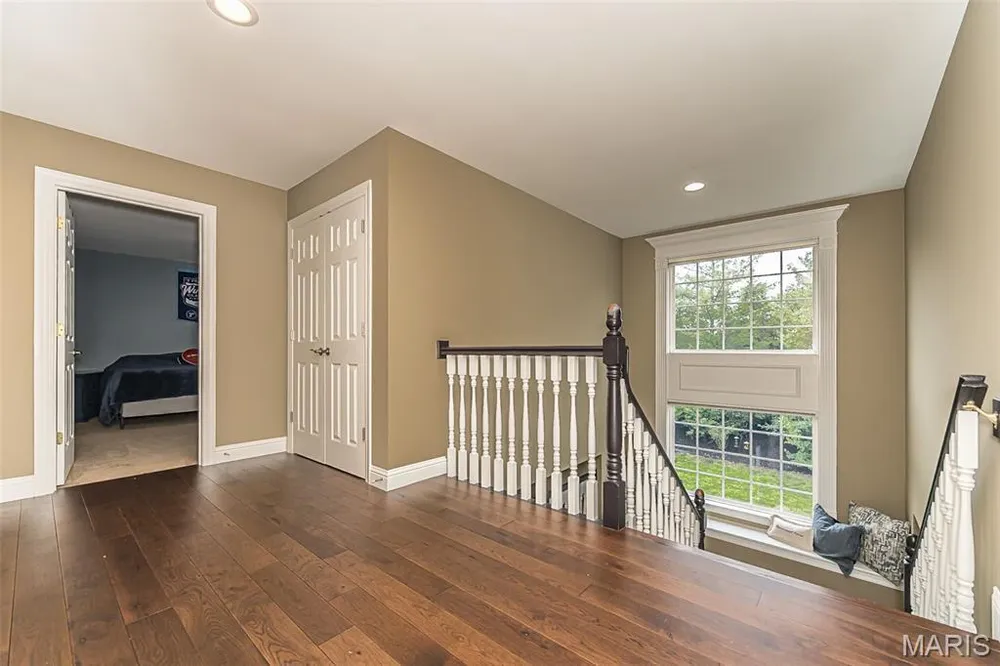 1167 Hidden Creek Ct, O'Fallon, MO 63304