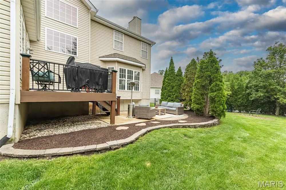 1167 Hidden Creek Ct, O'Fallon, MO 63304