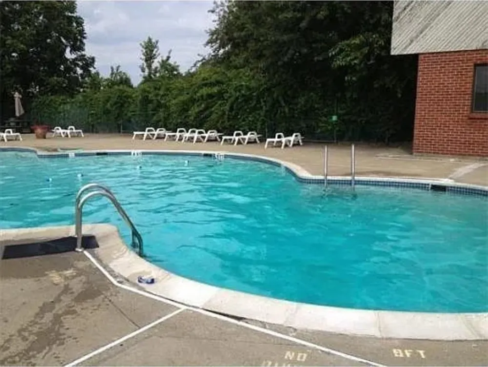 300 Governors Dr, Winthrop, MA 02152
