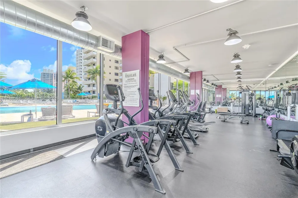Lincoln Rd, Miami Beach, FL 33139