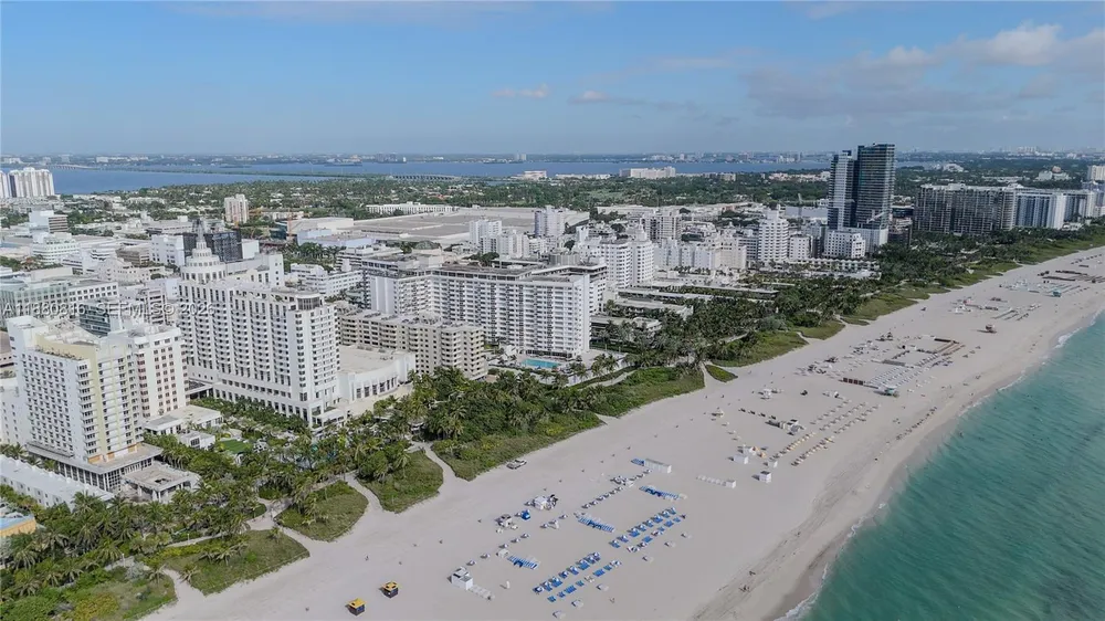 Lincoln Rd, Miami Beach, FL 33139