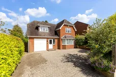 Greenfields Avenue, Alton, GU34 photo 1