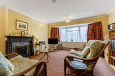 Greenfields Avenue, Alton, GU34 photo 3