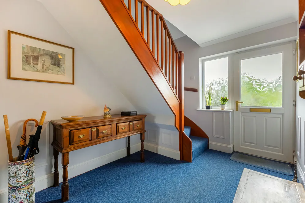 Greenfields Avenue, Alton, GU34 photo 8