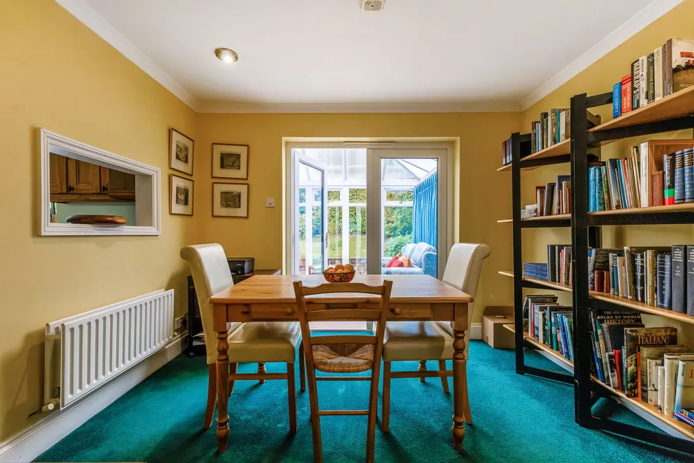 Greenfields Avenue, Alton, GU34 photo 9