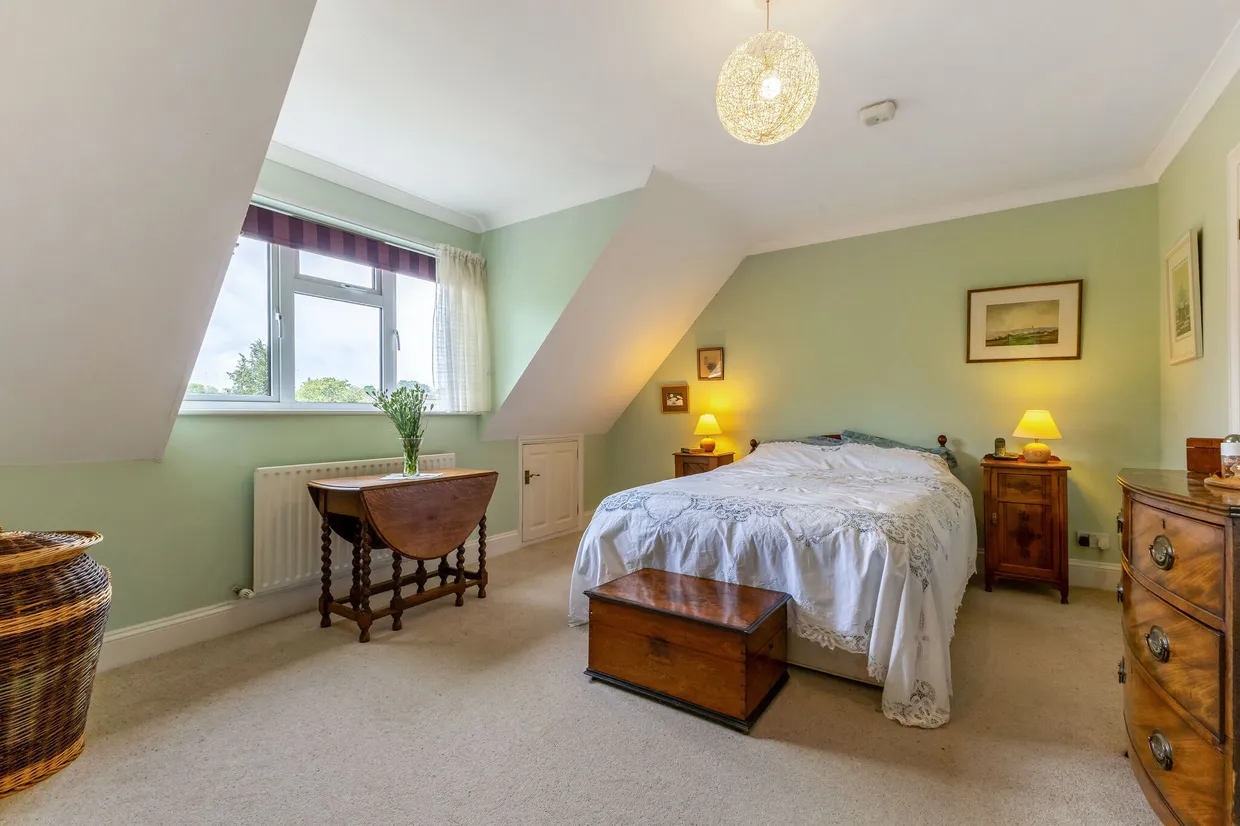Greenfields Avenue, Alton, GU34 photo 13