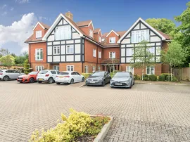 Shoppenhangers Road, MAIDENHEAD photo