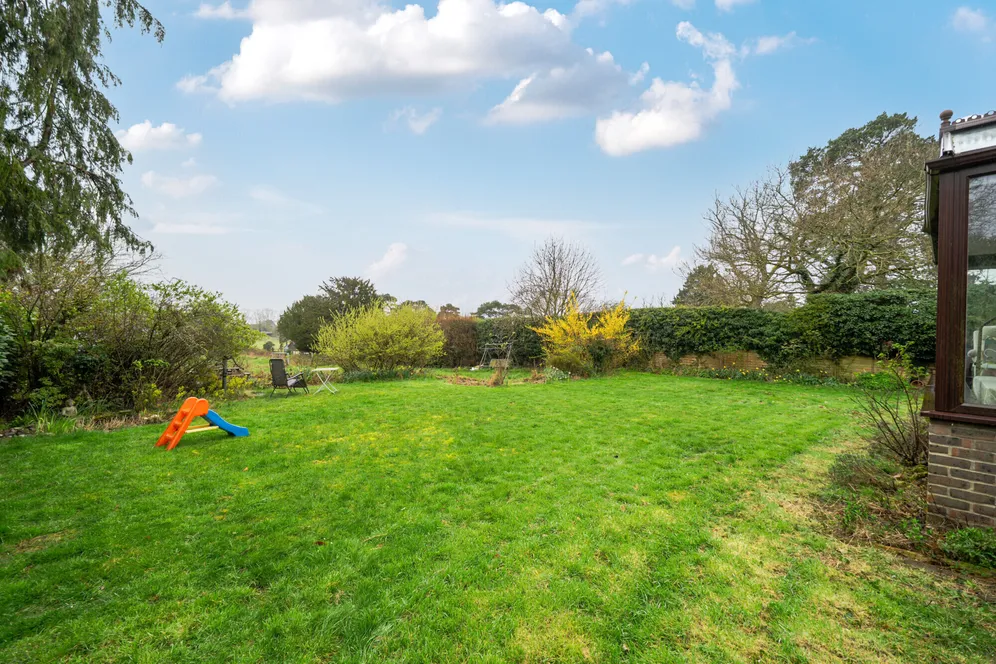 Blackberry Lane, Four Marks, GU34 photo 5