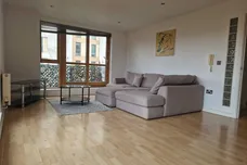 6 Bowman Lane, Leeds