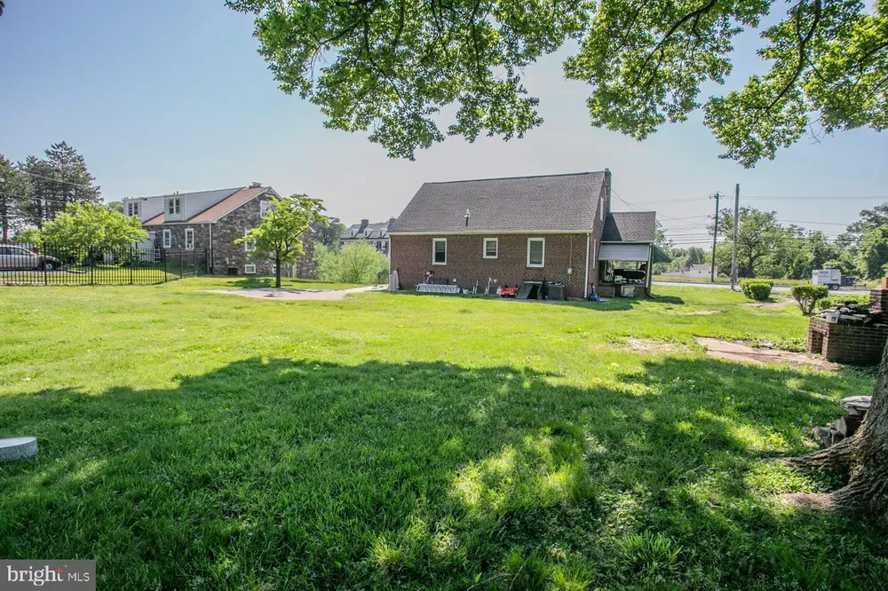 2107 Dekalb Pike, Norristown, PA 19401