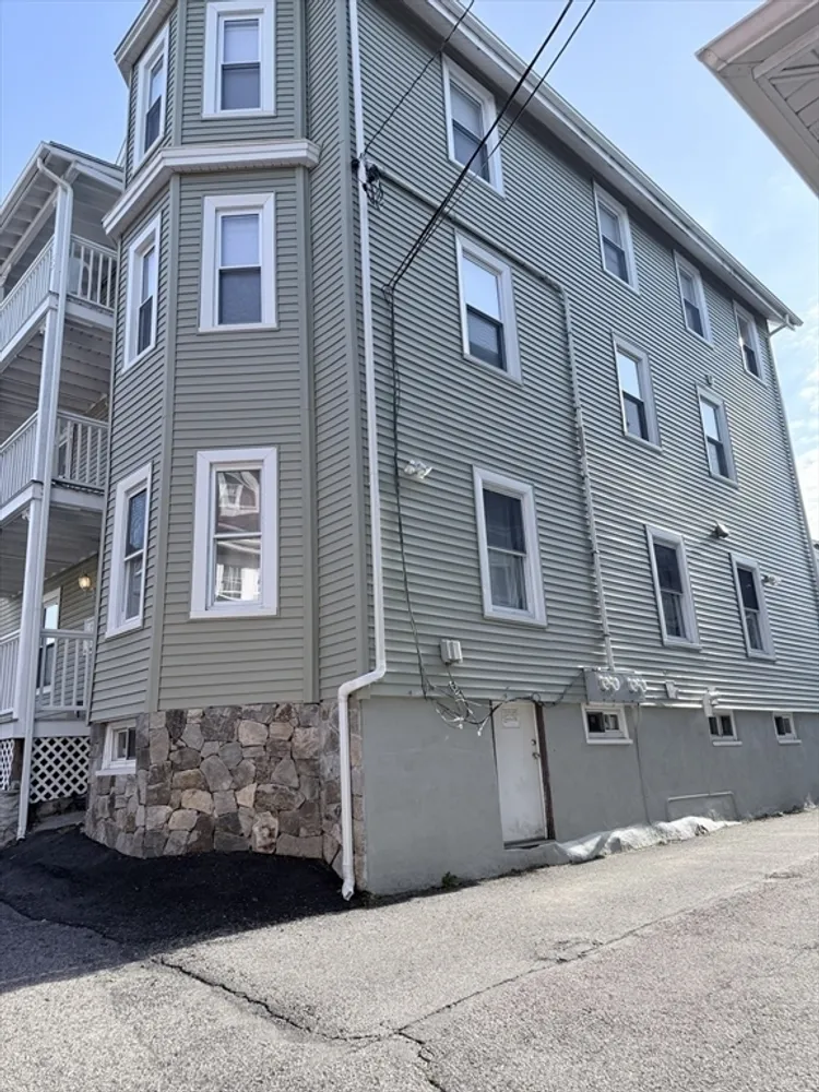 8 White Ave, Brookline, MA 02467