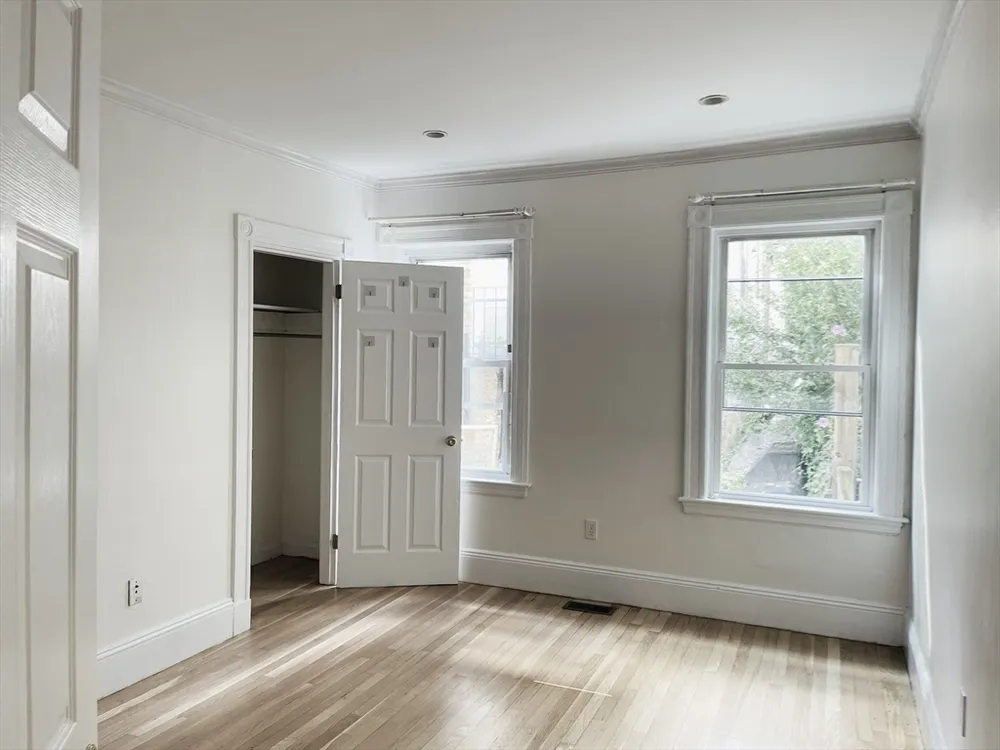 8 White Ave, Brookline, MA 02467
