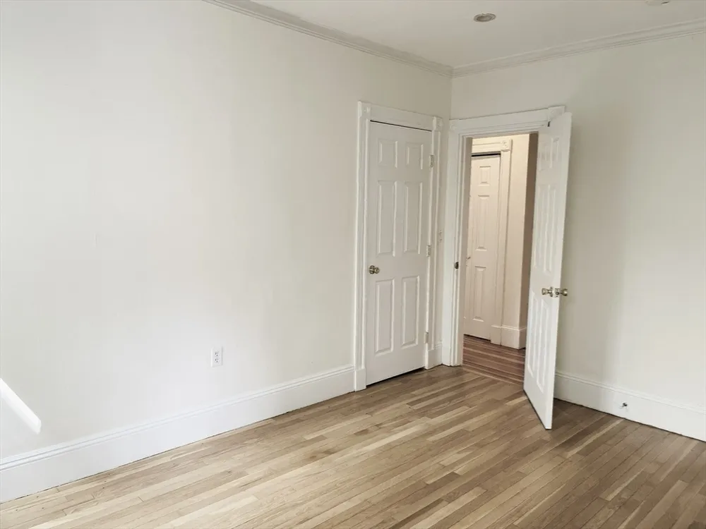 8 White Ave, Brookline, MA 02467