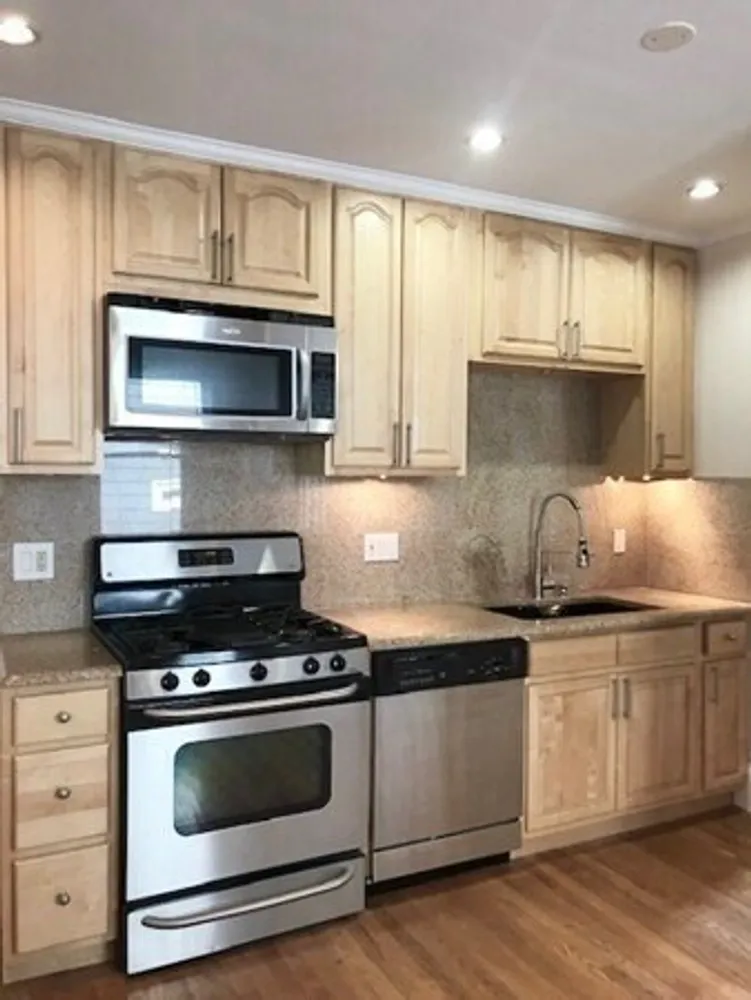 8 White Ave, Brookline, MA 02467