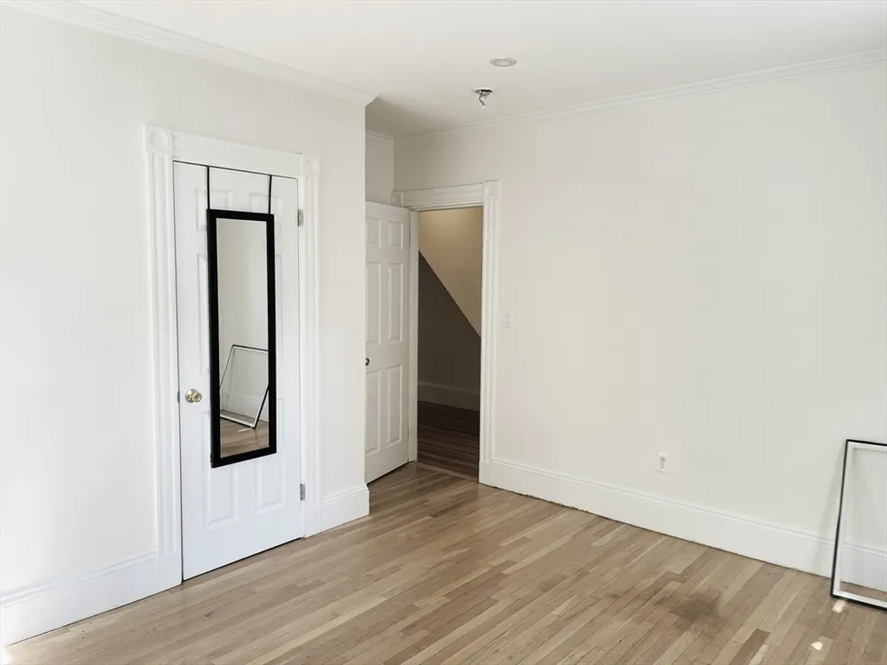 8 White Ave, Brookline, MA 02467