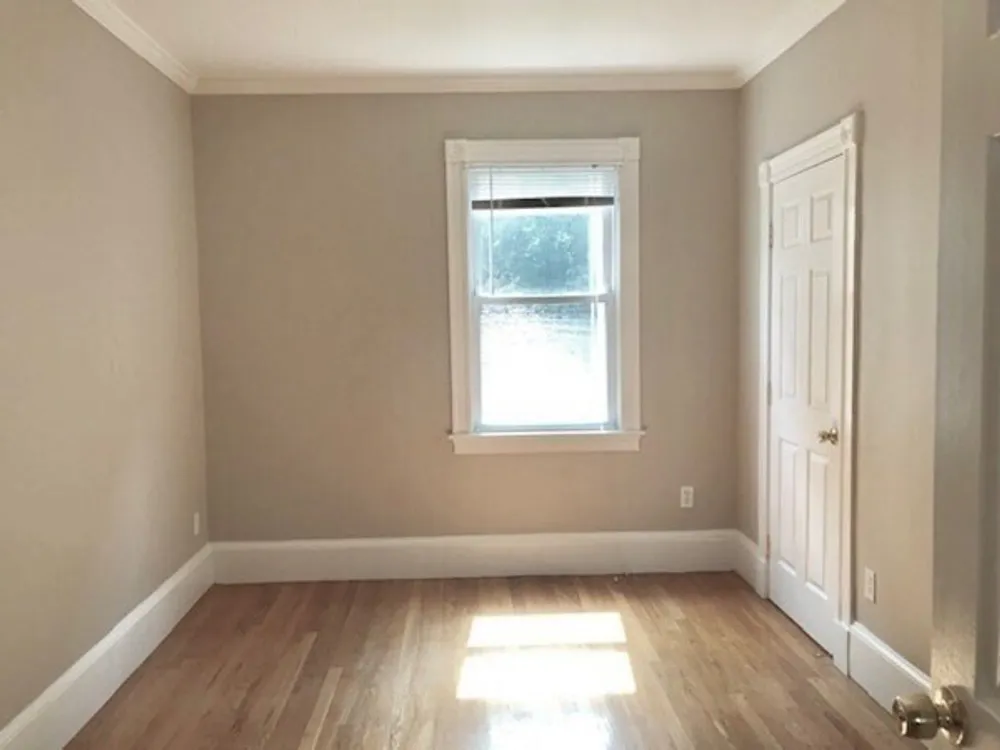8 White Ave, Brookline, MA 02467