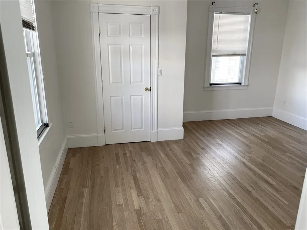 8 White Ave, Brookline, MA 02467