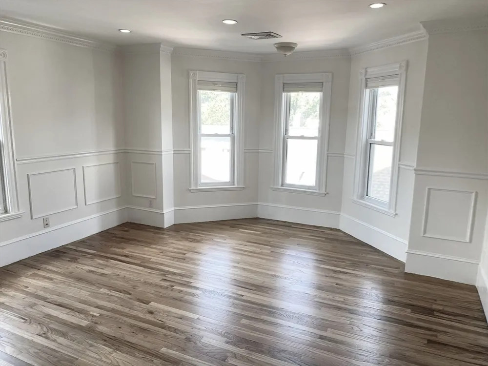 8 White Ave, Brookline, MA 02467