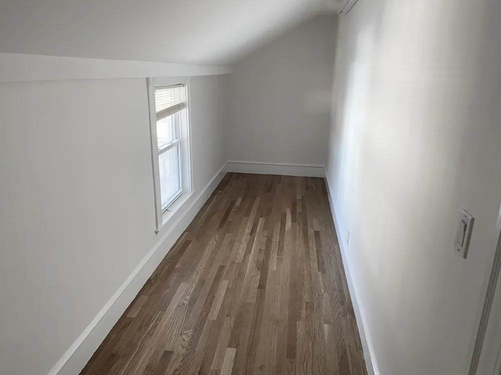 8 White Ave, Brookline, MA 02467