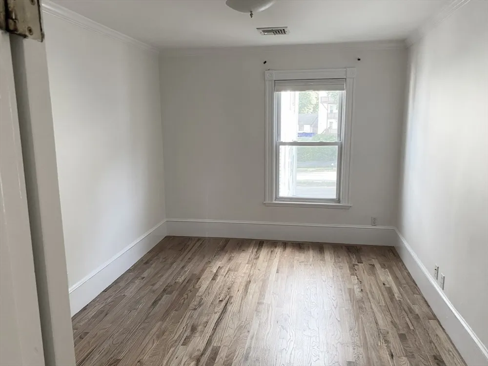 8 White Ave, Brookline, MA 02467