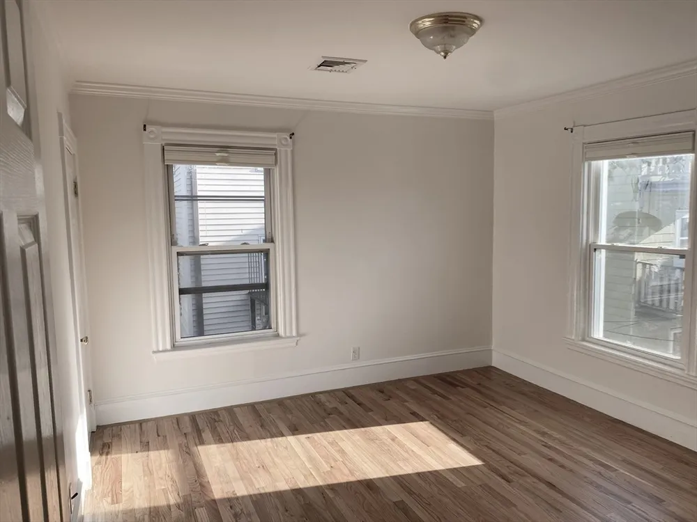 8 White Ave, Brookline, MA 02467